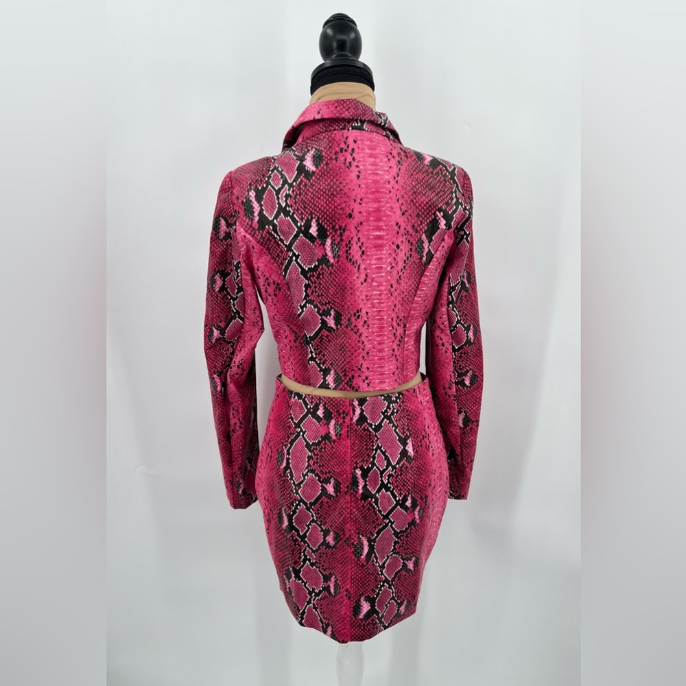 L'ATISTE Hot Pink Snake Print Crop Blazer & Mini Skirt Set - Picture 4 of 13